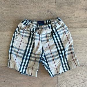 Boys plaid shorts. Burberry.